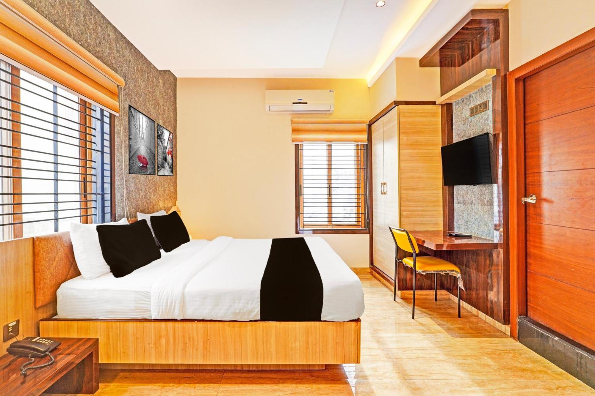 Super Townhouse Indiranagar Otel Bangalore Dış mekan fotoğraf