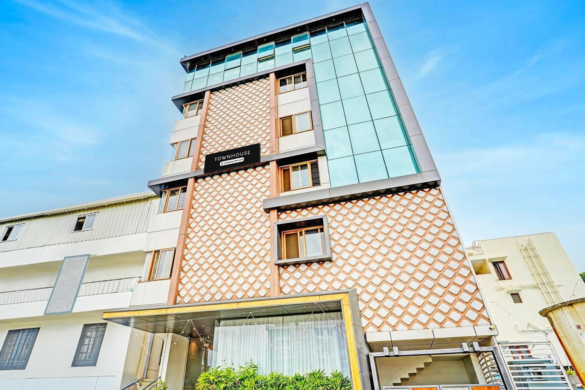 Super Townhouse Indiranagar Otel Bangalore Dış mekan fotoğraf